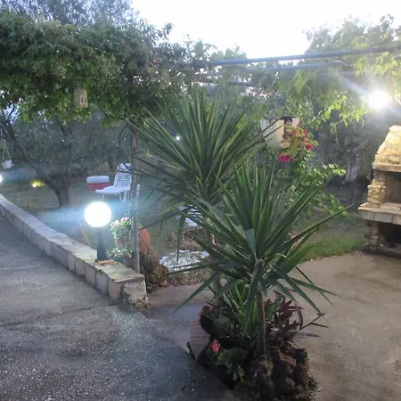 Elena's House Garden 펜션 *