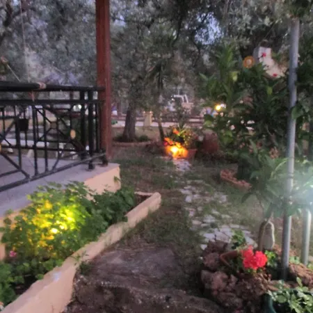 펜션 Elena's House Garden Skála Kallirákhis