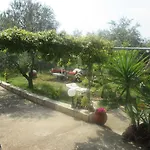 Nyaraló Elena's House Garden