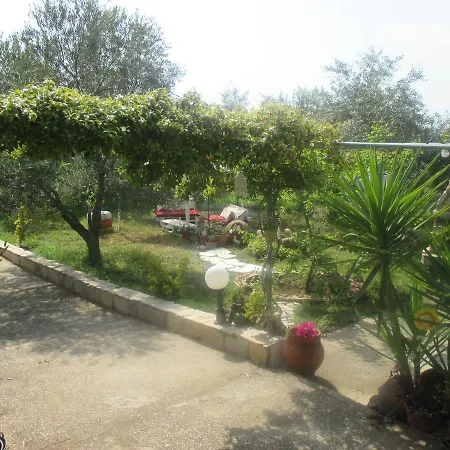 Holiday home Elena's House Garden