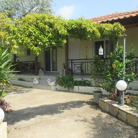 Elena's House Garden Nyaraló