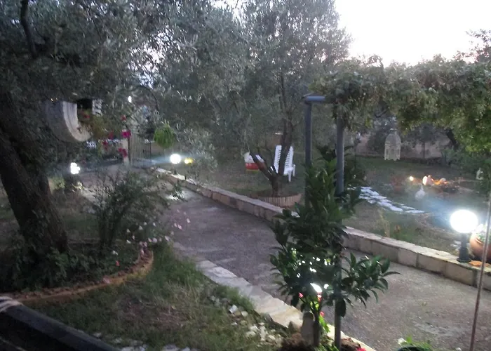 Elena's House Garden * Skála Kallirákhis