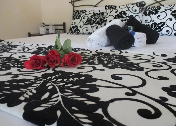 Elena's House Garden Tatil Evi *