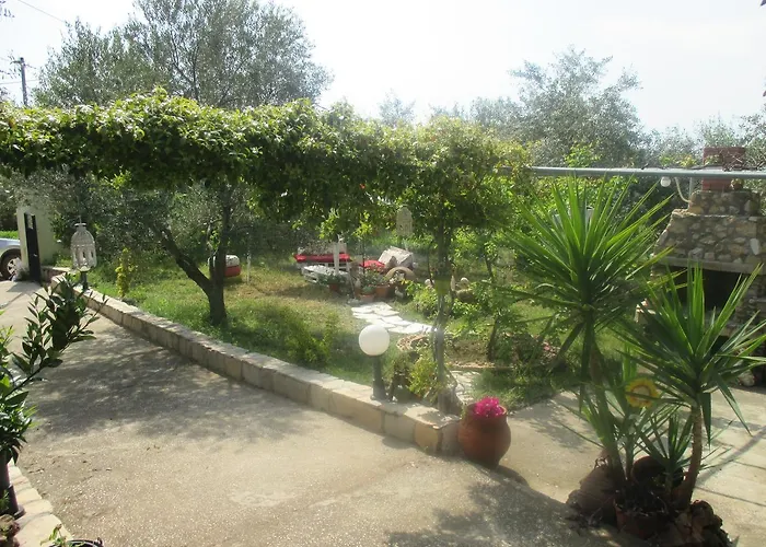 Tatil Evi Elena's House Garden
